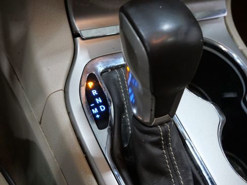 Used 2017 Jeep Grand Cherokee Overland w/ Jeep Active Safety Group image 24