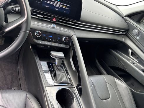 Certified 2023 Hyundai Elantra Limited FWD image 11