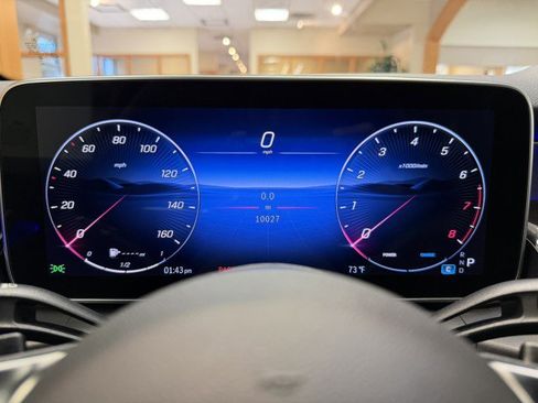 Certified 2025 Mercedes-Benz GLC 300 image 9