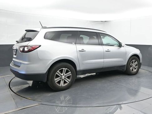 Used 2017 Chevrolet Traverse LT AWD/4WD image 2