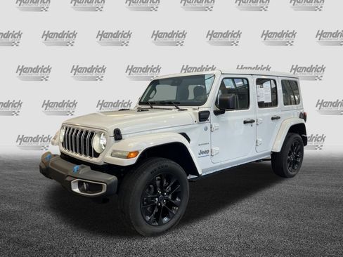 Used 2024 Jeep Wrangler Unlimited Sahara w/ Safety Group AWD/4WD image 6