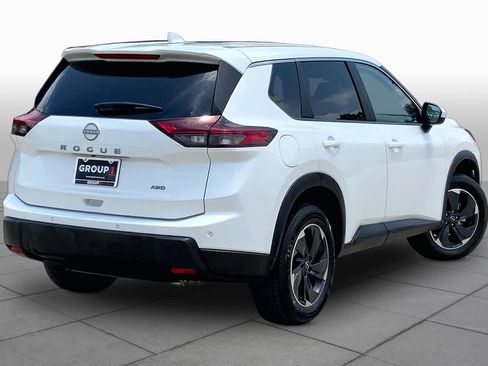 Used 2025 Nissan Rogue SV AWD/4WD image 13