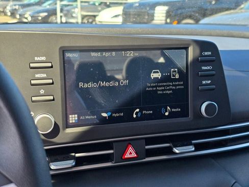 New 2026 Hyundai Elantra Hybrid FWD image 17
