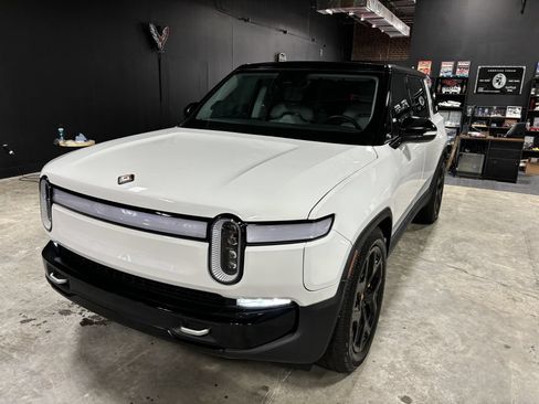 Used 2024 Rivian R1S Adventure AWD/4WD image 2