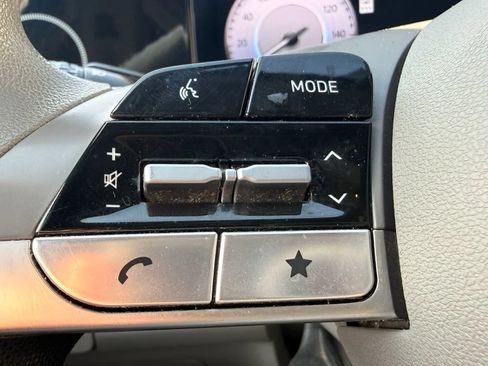 Used 2024 Hyundai Elantra SEL FWD image 19