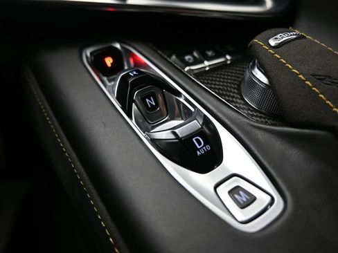 Used 2021 Chevrolet Corvette Stingray Premium Conv w/ Z51 Performance Package RWD image 20