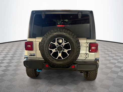 Used 2023 Jeep Wrangler Unlimited Sahara w/ Cold Weather Group AWD/4WD image 7