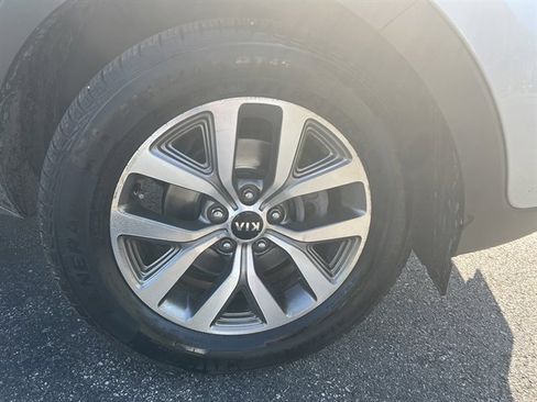 Used 2016 Kia Sportage LX w/ LX Popular Package image 8