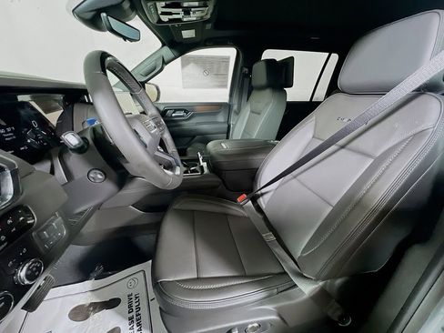 New 2026 GMC Yukon XL Denali w/ Denali Reserve Package image 16