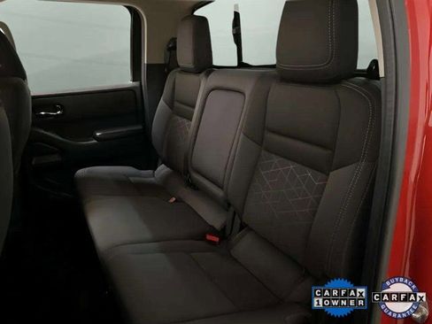 Used 2025 Nissan Frontier SV image 61