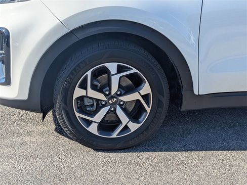 Used 2020 Kia Sportage LX image 9