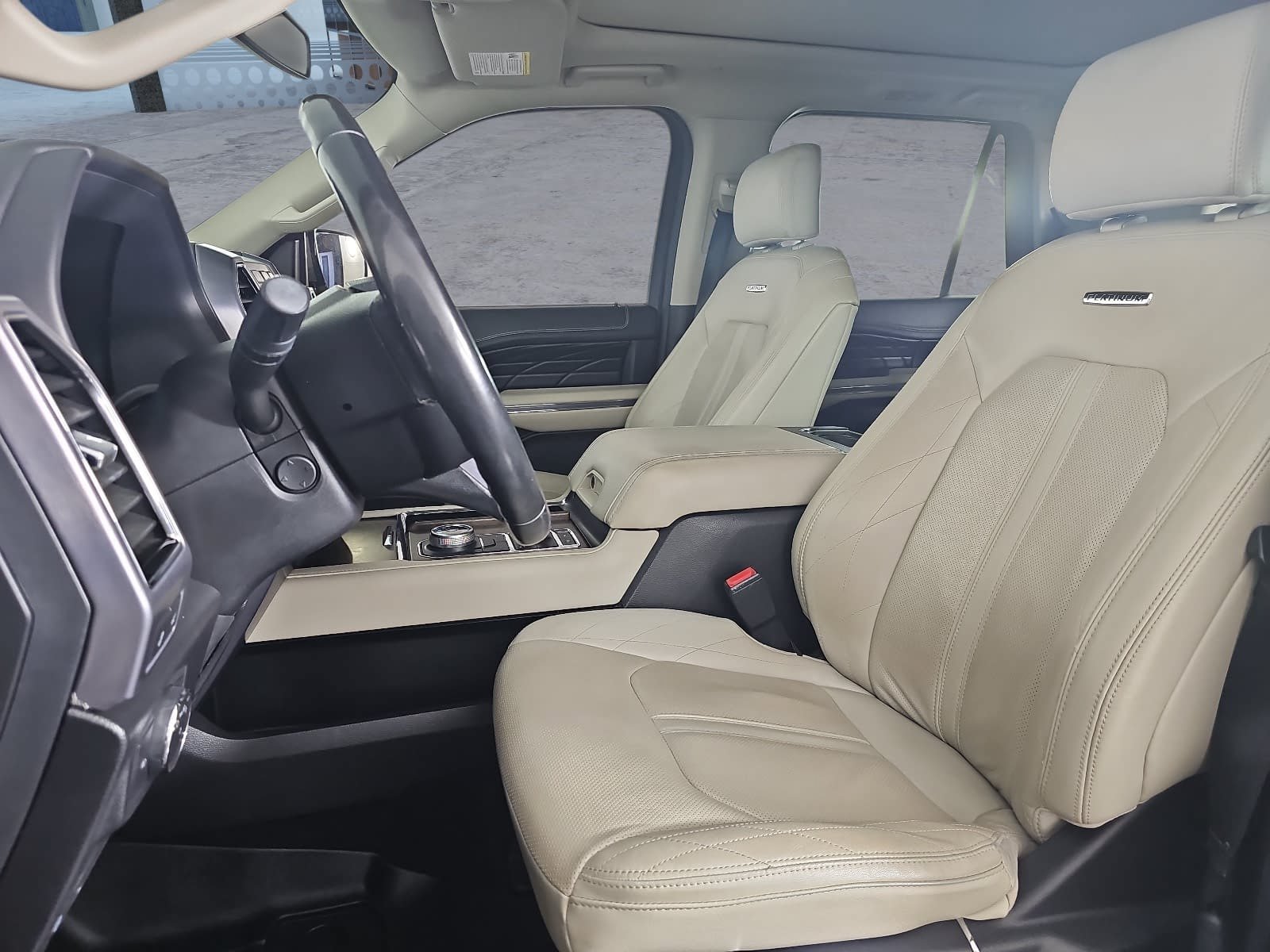 Used 2019 Ford Expedition Platinum AWD/4WD image 12