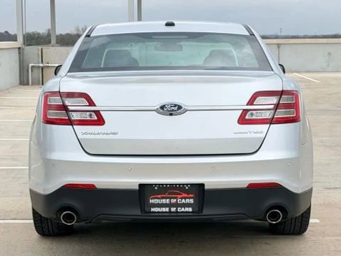 Used 2019 Ford Taurus Limited image 8