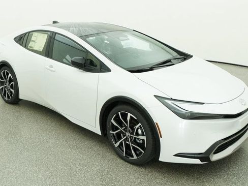 New 2026 Toyota Prius Plug-In Hybrid image 17