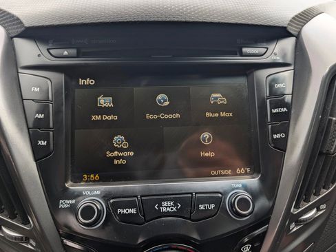 Used 2016 Hyundai Veloster Turbo FWD image 32