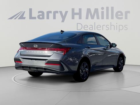 New 2026 Hyundai Elantra SEL FWD image 6