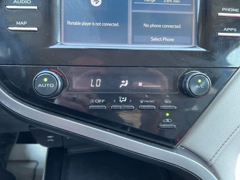 Used 2019 Toyota Camry SE w/ Convenience Package image 26