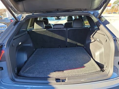 Certified 2024 Volkswagen Atlas Cross Sport SE w/ Panoramic Sunroof Package image 9