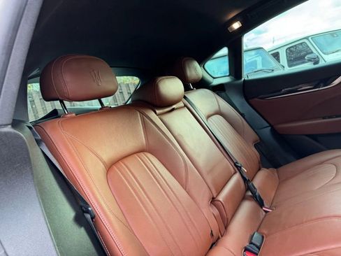 Used 2021 Maserati Levante S image 27