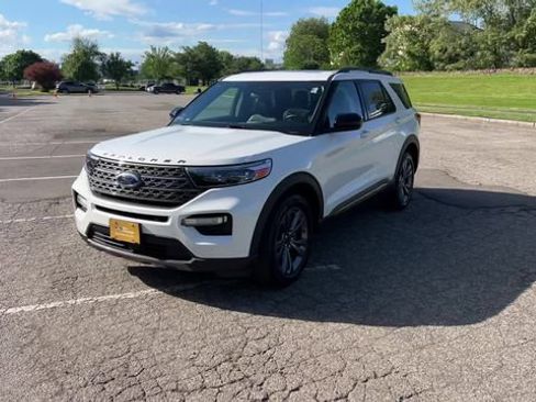 Used 2023 Ford Explorer XLT w/ Equipment Group 202A AWD/4WD image 43