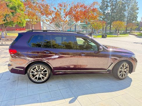 Used 2021 BMW X7 M50i image 8