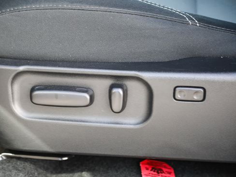 Certified 2020 Toyota Tacoma TRD Off-Road image 19