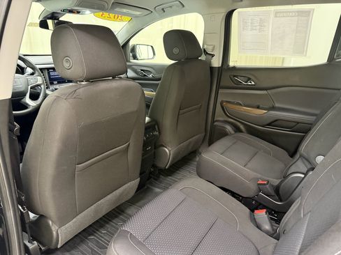 Used 2023 GMC Acadia SLE w/ Driver Convenience Package FWD image 22