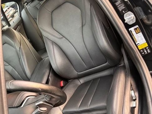 Used 2019 BMW 530i xDrive AWD/4WD image 18