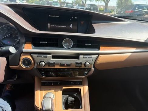 Used 2016 Lexus ES 350 FWD image 4