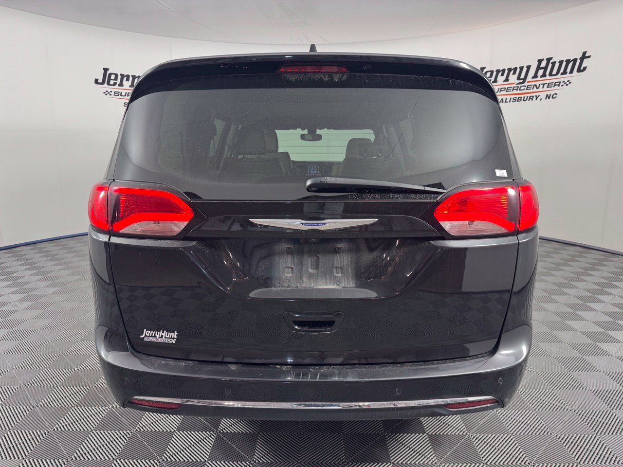 Used 2020 Chrysler Pacifica Limited FWD image 8
