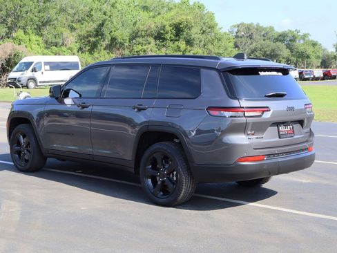 Used 2023 Jeep Grand Cherokee L Limited w/ Black Appearance Package AWD/4WD image 7