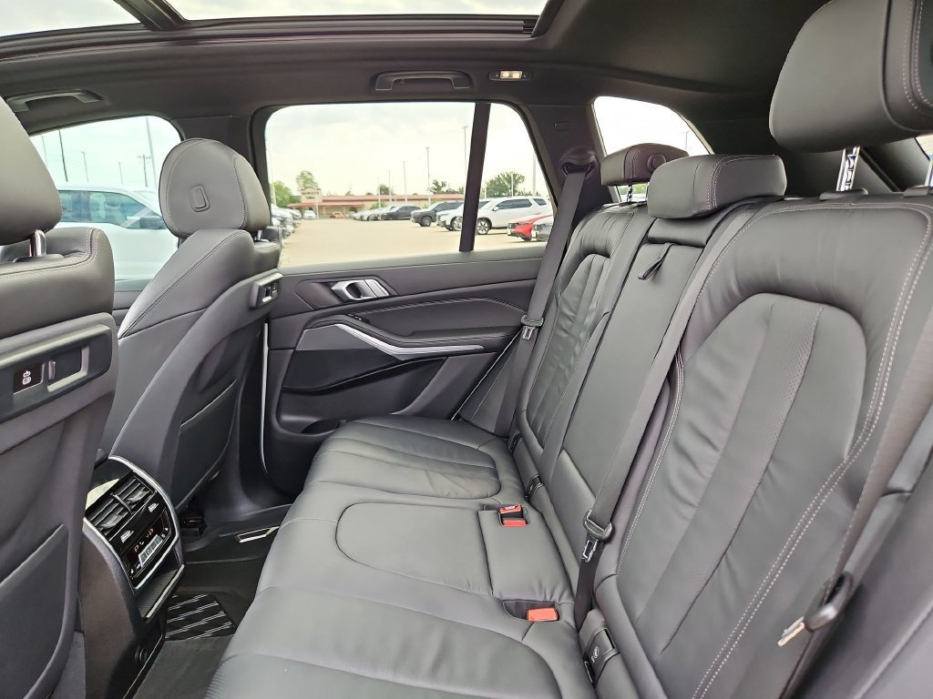 Used 2019 BMW X5 xDrive40i w/ Premium Package 2 AWD/4WD image 14