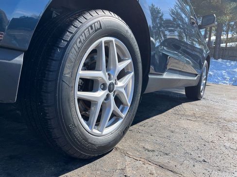 Used 2024 Ford Edge SEL w/ Convenience Package image 7