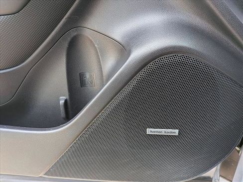 Used 2019 Subaru Forester Touring image 16