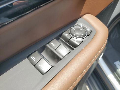 New 2025 Chevrolet Suburban High Country w/ Sun And Tow Package image 15