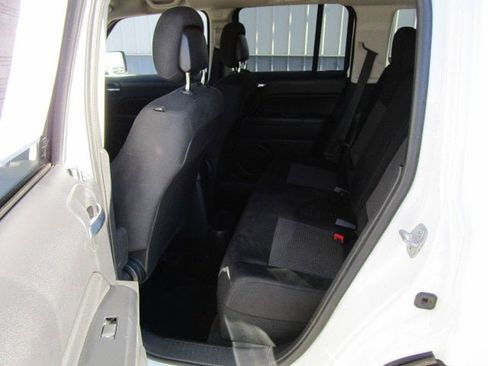 Used 2014 Jeep Patriot Latitude image 10