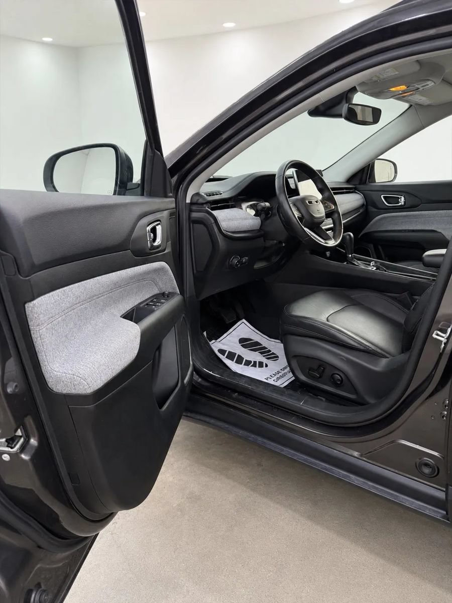 Used 2022 Jeep Compass Latitude AWD/4WD image 5