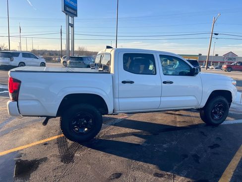 Used 2021 Toyota Tacoma SR5 image 6