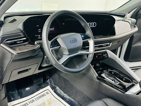 Certified 2025 Audi Q5 Premium w/ Convenience Package image 10