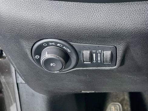 Used 2023 Jeep Compass Latitude w/ Convenience Group AWD/4WD image 10