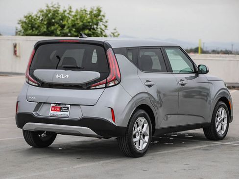 Used 2023 Kia Soul S FWD image 5