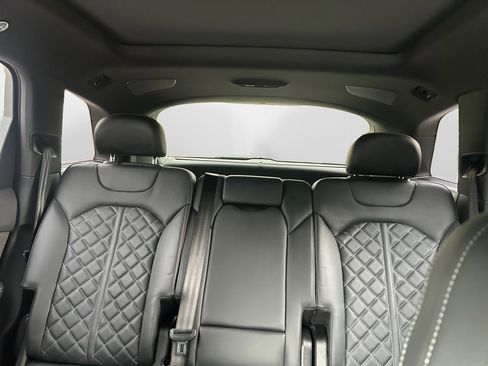 Certified 2022 Audi SQ7 Prestige AWD/4WD image 12
