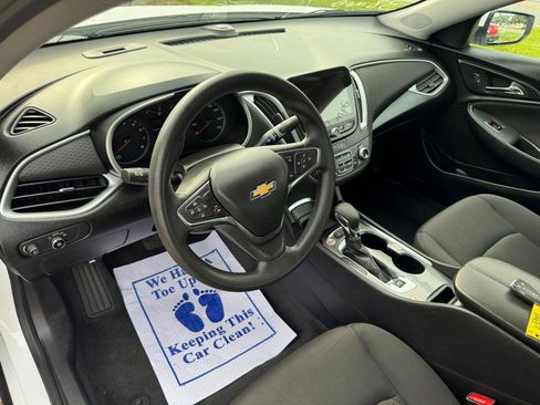 Used 2024 Chevrolet Malibu LT FWD image 19