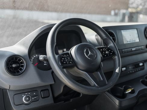 Used 2020 Mercedes-Benz Sprinter 2500 image 10