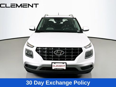 Certified 2026 Hyundai Venue SEL FWD image 3