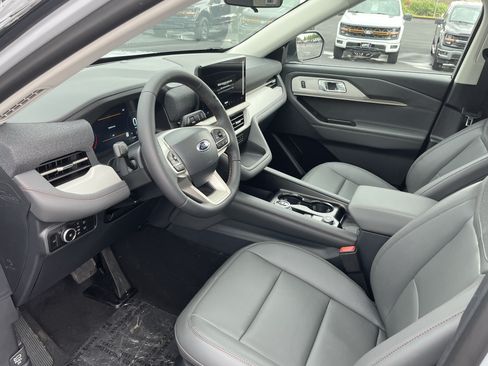 New 2026 Ford Explorer Active AWD/4WD image 7