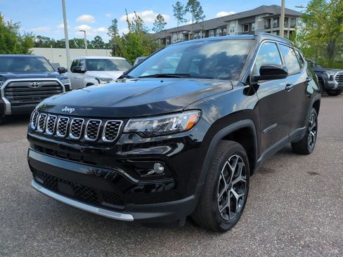 Used 2026 Jeep Compass Limited AWD/4WD image 2