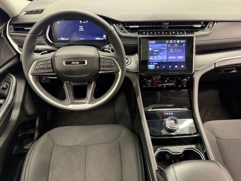 Used 2023 Jeep Grand Cherokee Laredo w/ Luxury Tech Group I AWD/4WD image 26