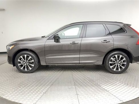 Certified 2025 Volvo XC60 B5 Plus image 5