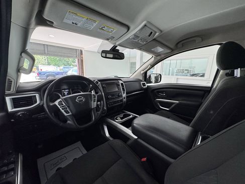 Used 2018 Nissan Titan SV w/ SV Convenience Package AWD/4WD image 20